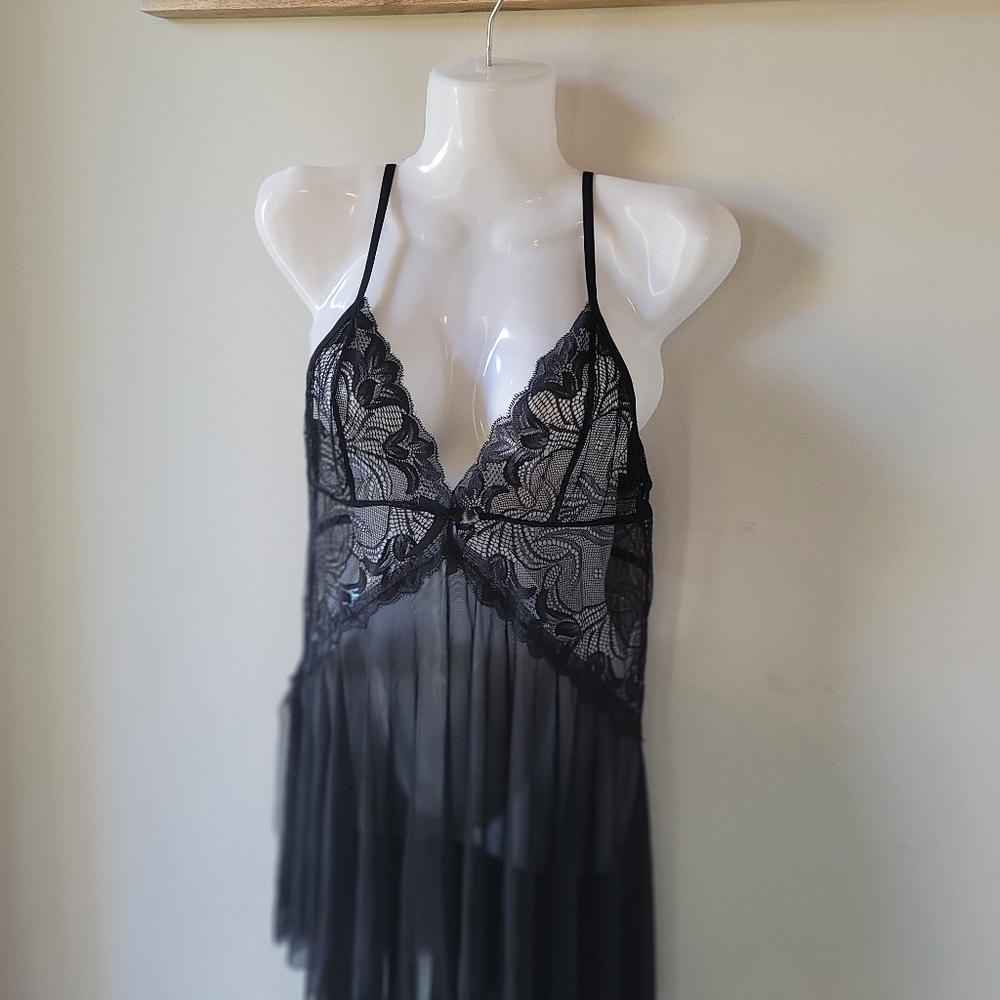 Lingerie - Picture 2 of 2